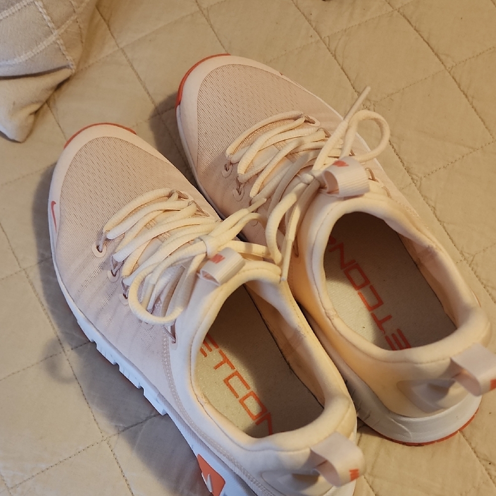 Nike Metcon Light Pink and Cream Trainers